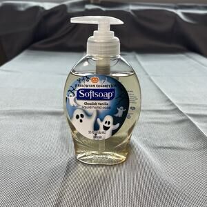 SoftSoap Liquid Hand Soap Ghoulish Vanilla Halloween Collection 5.5 Oz New